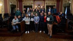 Entrega de los bonos de los premios escolares de la cl�sica atl�tica