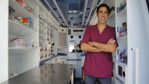 Javier Rey, veterinario.  