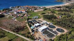 Imagen a�rea de la depuradora ampliada y modernizada en Paxari�as, en Sanxenxo
