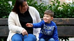 El pr�ximo d�a 15 se celebra el D�a Internacional del Angelman, que es el s�ndrome que padece Brais, retratado aqu� con su madre Eva