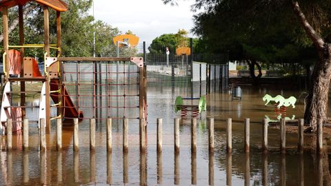 Parque inundado por las lluvias en Castelldefels (Barcelona)