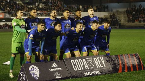 El once inicial del Ourense CF antes del inicio del partido