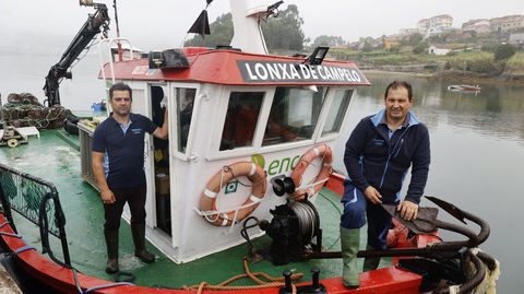 Ibn Cortegoso y Miguel Prado, tripulantes del Lonja de Campelo, al servicio de las cofradas de la ra de Pontevedra