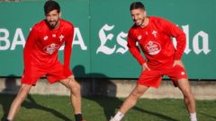 Vadillo y H�ber Pena durante el entrenamiento de este jueves en A Malata.