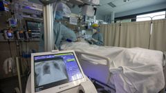 Imagen de archivo de la unidad de cuidados intensivos del Hospital Cl�nico.