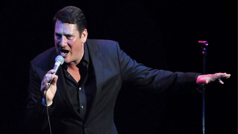 Tony Hadley durante una actuaci�n en directo.
