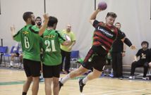 El pivote Ramos no acudi� ayer a Redondela al decidir la directiva que jugase con los juveniles. 