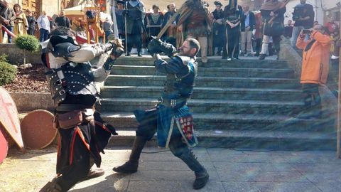 Exhibici�n de combate en el acto inaugural de la feria en la plaza de Espa�a