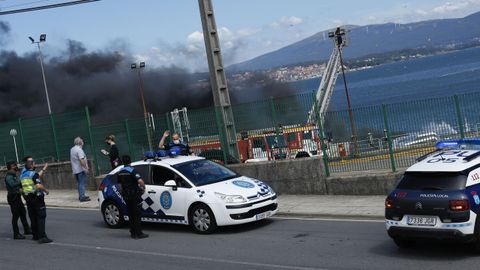 El incendio en Jealsa ha movilizado a muchos profesionales de cuerpos de seguridad y servicios de emergencias