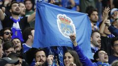 Aficionados del Real Oviedo en El Molin�n