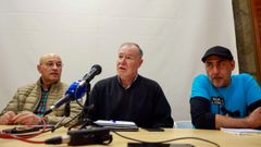 Portavoces del Foro Cidad�n polo Ferrocarril y de la Plataforma por un Transporte P�blico Digno para Ferrol e Comarca, este martes en rueda de prensa.