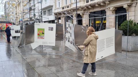 Destrozos en la exposici�n de Castelao en la Plaza de Lugo