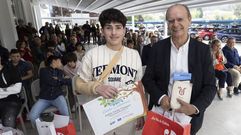 Pablo Velay, gañador no 2024, con Xosé Luís Vilela, director de La Voz