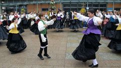 O Barco celebr� la Festa dos Maios bajo la amenaza de la lluvia