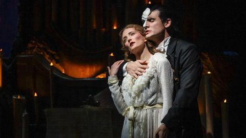 Escena de «El fantasma de la ópera» con la gallega Ana San Martín en el papel de protagonista.
