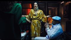 Rosal�a, como Magick, discute con Rue, el personaje interpretado por Zendaya en �Euphoria�