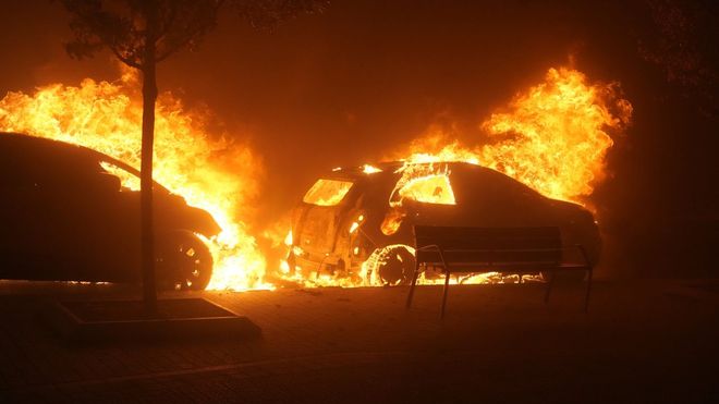 Coches quemados en los disturbios de la semana pasada