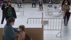 Vacunaci�n contra el covid en el recinto ferial de Pontevedra