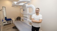 Diego P&eacute;rez, en su cl&iacute;nica de A Laracha