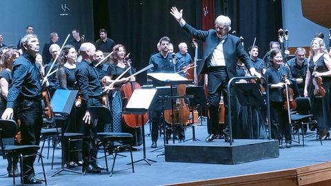 El director de orquesta Thomas Dausgaard, con la OSG