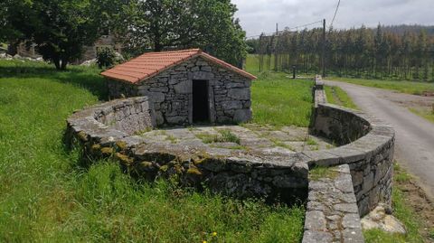 Eira da Casa do Rego, no Rego dos Podres