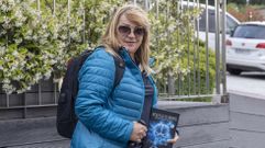 Elena Salas lleg&oacute; el lunes a Compostela, en un viaje en solitario un tanto frustrante a trav&eacute;s del Camino de Santiago, del que destaca el apoyo que encontr&oacute; a su paso. &laquo;Me quedo con lo hospitalario, lo humano y lo sensible que es el gallego. Te ayudan lo inimaginable y me he sentido muy escuchada&raquo;, indica una peregrina que recab&oacute; 400 firmas para su proyecto, La Semilla.