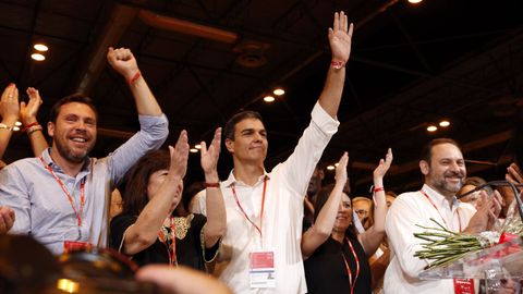Brecha abierta en el PSOE por la difusi�n de unos mensajes privados de S�nchez a su exministro �balos