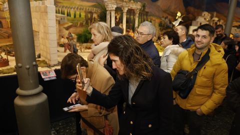 El p�blico disfrut� de la inauguraci�n del bel�n municipal en Mar�a Pita