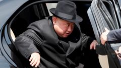 Kim Jong-un llega a la estacin de trenes de Vladivostok para tomar su tren blindado con destino a Piongyang