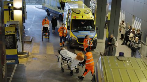 Entrada del servicio de Urgencias de adultos en el Hospital A Coruña (Chuac)