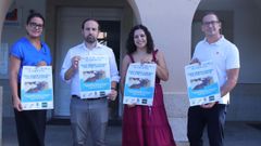 La responsable del aula universitaria de Lousame, Mar�a Do Campo y el alcalde, Esteban Ares, presentaron la Escola de M�sica Tradicional para mayores

