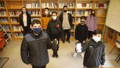 � esquerda Noem� Garc�a con parte dos autores das publicaci�ns do Dicionario para boomers