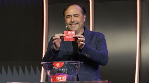 Alfredo Santaelena, ex del Atl�tico de Madrid y Deportivo, durante del sorteo de los octavos de final de la Copa del Rey.