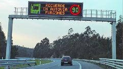 Los paneles de Tr�fico advert�an del l�mite de 90 a furgones.