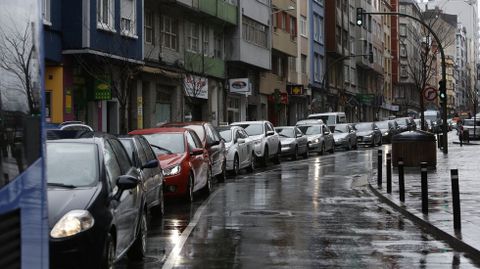 Accidente en la avenida del Ej�rcito , atasco por el desv�o de tr�fico 