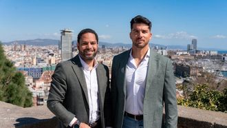 El secretario general de Vox, Ignacio Garriga, junto al campe�n ol�mpico Cristian Toro, nuevo portavoz nacional de Deportes