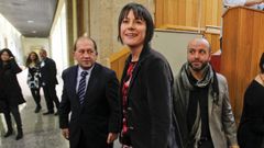 La oposici�n (en la foto, Leiceaga, Pont�n y Villares) pidi� que comparezca el conselleiro de Sanidade en pleno y el PP lo rechaz�