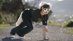 Un�joven de 17 a�os de Sant Feliu de Llobregat (Barcelona), que se identifica con un lobo gris albino. Hace nueve a�os que forma parte de la comunidad therian.