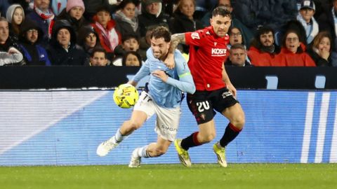 Javi Rueda y Javi Gal�n, en un lance del partido.