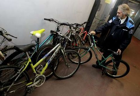 Las bicicletas se pueden entregar en el Concello y en los colegios del municipio. 