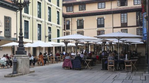 Vista de una terraza en el centro de Oviedo