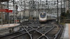 Un tren entrando en la estaci�n de Santiago