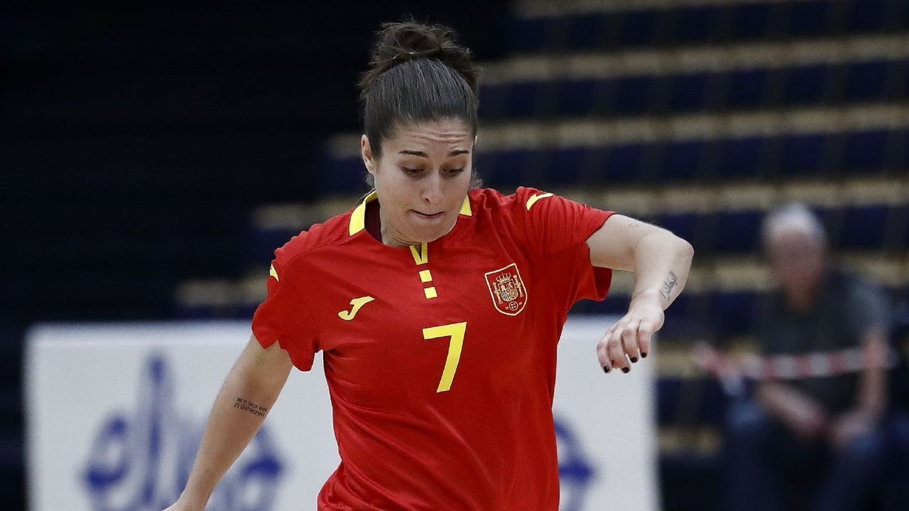 La gallega Ale de Paz, a un paso de hacer historia en el fútbol sala femenino: «Sería un honor ser partícipe del primer Mundial»