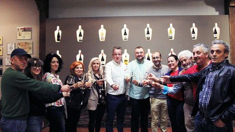 Adri�n Barb�n visita el vi�edo de la bodega del Monasterio de Corias