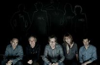 Gary Louris, en el centro, junto a sus cuatro compa�eros de filas en The Jayhawks.