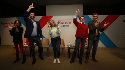Yolanda D�az y Marta Lois, en A Coru�a con otros miembros de la candidatura de Sumar