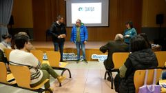 El diputado provincial Francisco Cajoto y el alcalde de A Pobra, Jos� Luis Maceda, en la reuni�n de este jueves