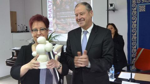 Mar�a �lvarez Lires recibe el Premio Uviguala 2017 de la Universidade de Vigo