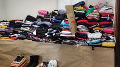 Ropa falsa incautada por las fuerzas del orden