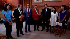 Ana Isabel V�zquez, Jos� Garc�a Li�ares, Rafael Louz�n, Carlos Mouri�o, Tino Fern�ndez, Lupe Murillo y Bego�a Est�vez en la presentaci�n del partido